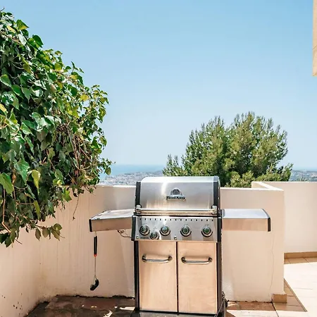 Holiday home New Renovated Townhouse With Sea View And Jacuzzi *